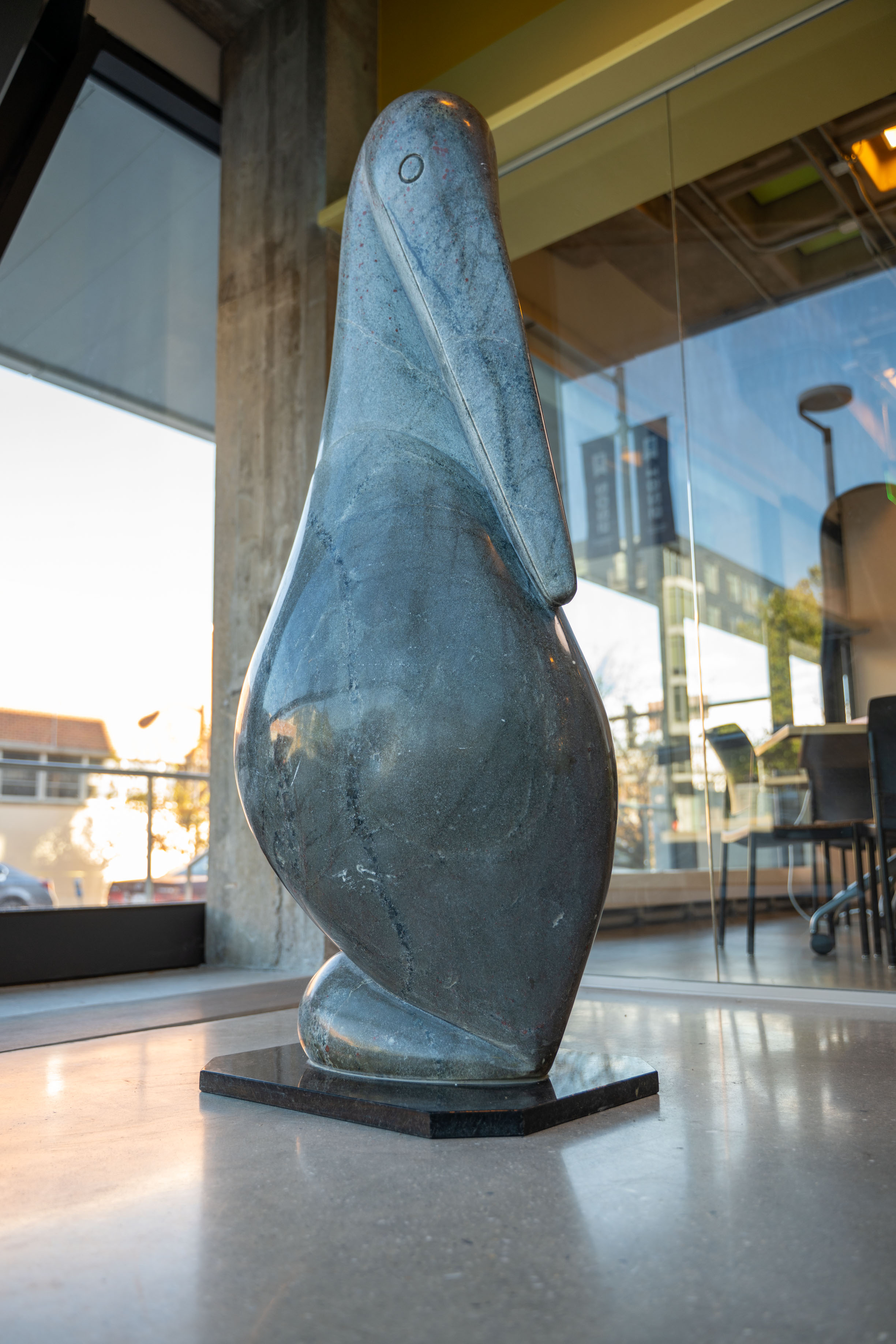 image of carved pelican sculpture from Zimbabwe