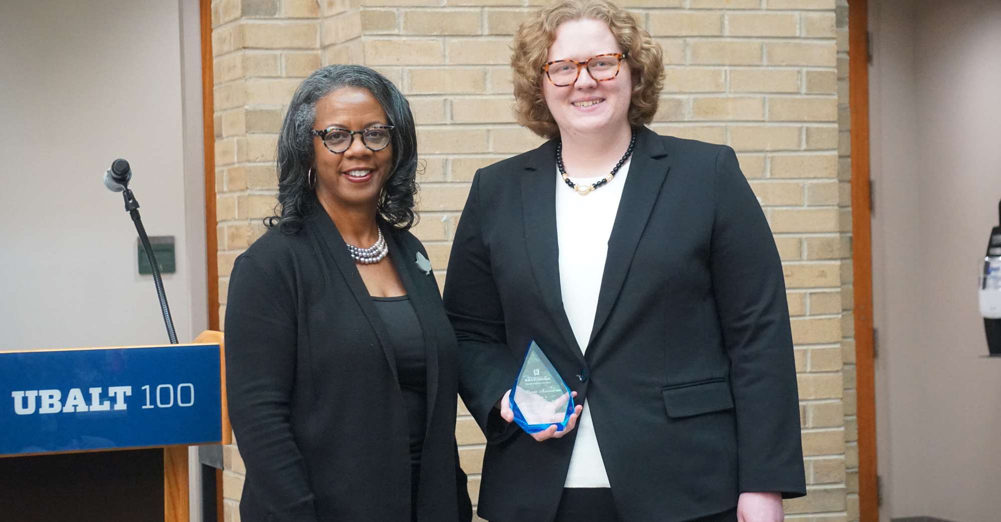 Dr. Jan Willimas presenting Melissa Bone with the 2025 Accounting Merit Award